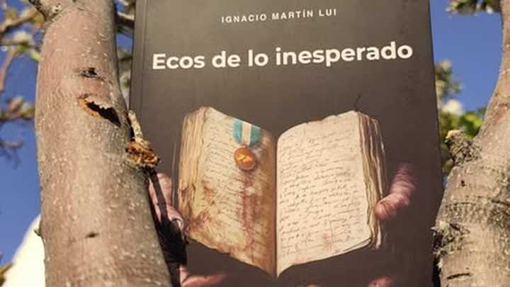El profesor Guillermo Fernández presentó su libro "Ecos de lo inesperado"
