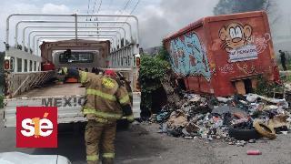 Bomberos sofocan incendio en basurero clandestino ligado a UPREZ en Ecatepec