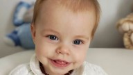 Milenka, la beba de Marley, posó con un vestido de jean y moño en la cabeza: “Esperando que vuelva papá”