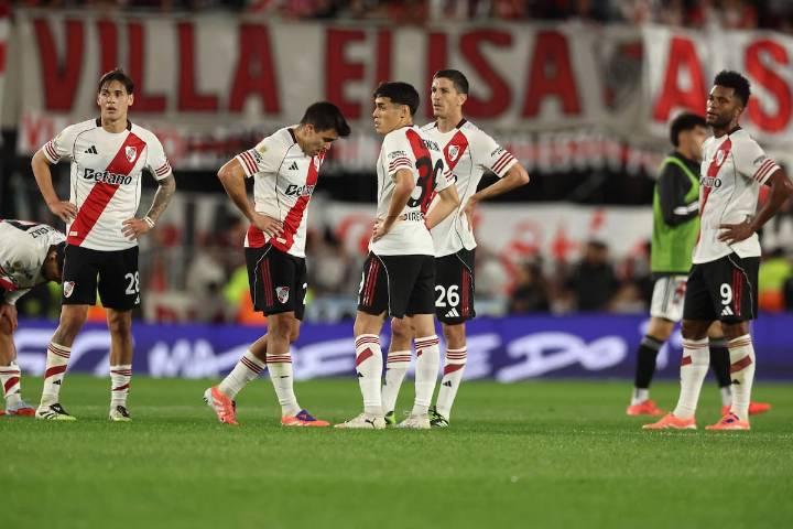 En caída libre. River, silbado y angustiado, un reflejo del peor momento de la gestión de Gallardo