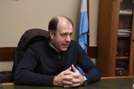 Desembarco de Clarín: Bruna dice que las cooperativas dan más "beneficios" a la comunidad