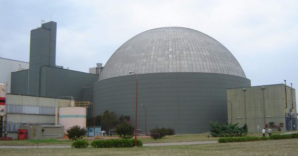 Privatización nuclear en marcha: cómo será la subasta de Milei y qué pasará con la CNEA