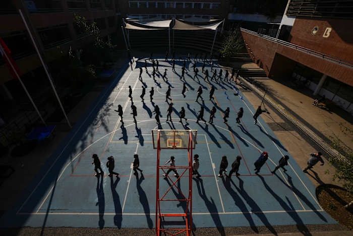 No TikTok, no Instagram: Chilean school blocks phones as students rediscover real