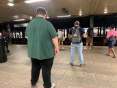 Fiscalía de Manhattan urge a que inmigrantes sin papeles no dejen de denunciar delitos