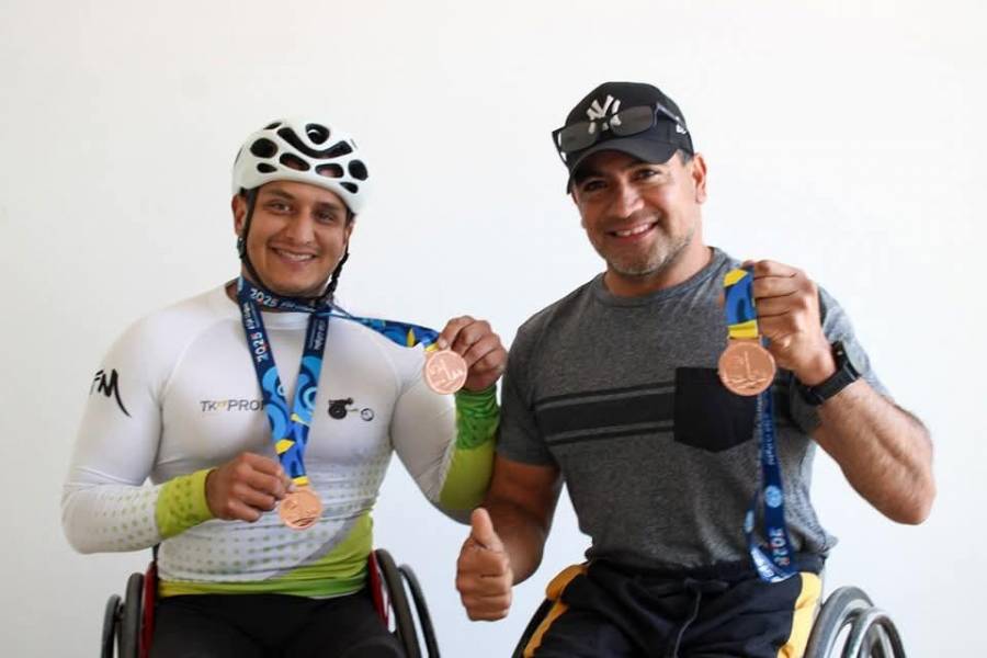 Poblanos conquistan el Maratón de la CDMX en Silla de Ruedas
