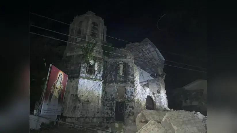 Terremoto en Filipinas: la fachada de la iglesia de Santa Rosa de Lima se derrumbó debido al fuerte sismo [VIDEO]