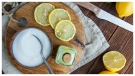 Mezclar limón con azúcar: por qué recomiendan hacerlo y para qué sirve