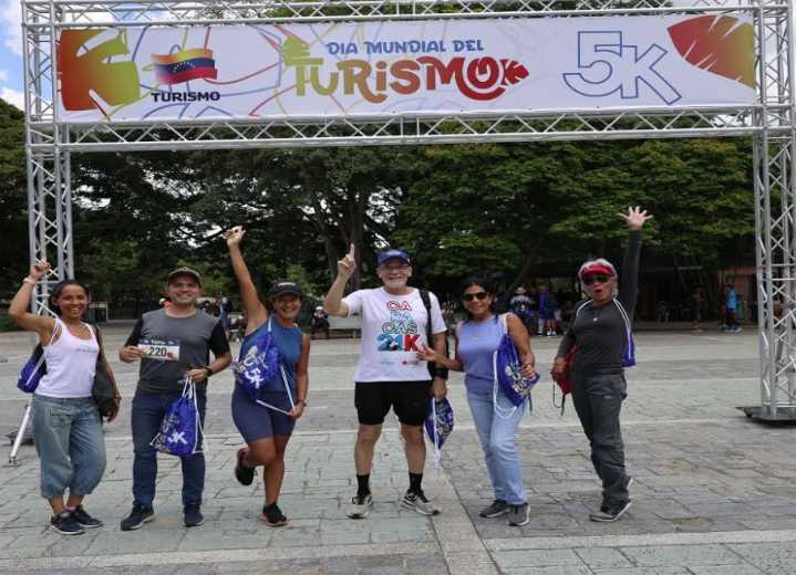 Más de 450 kits entregados rumbo a la Carrera 5K "Dia Mundial del Turismo"