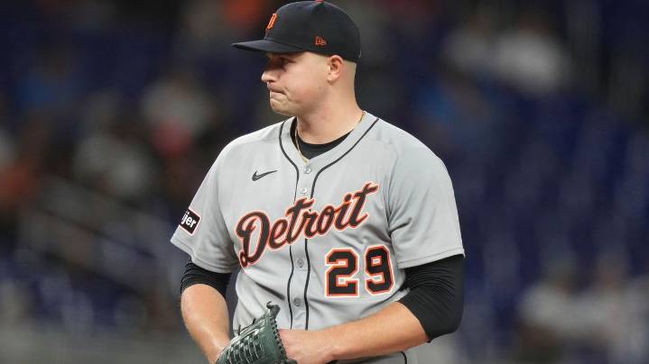 Tigers' Skubal leaves game against Marlins after experiencing left side tightness