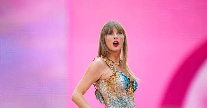 Which Illinois Target stores are opening late Thursday for Taylor Swift album release?