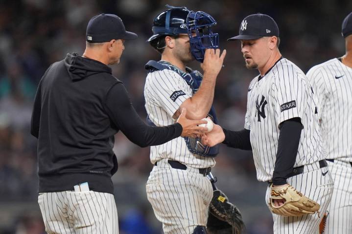 Yankees' Boone remains confident in bullpen despite struggles