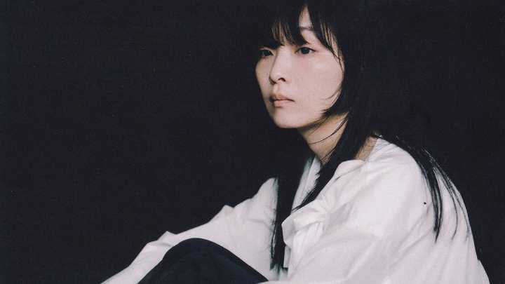 Japanese songwriter Mei Ehara redecorates the lounge on All About McGuffin