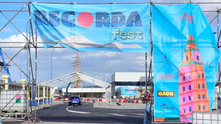 El Recorda Fest monta ya su escenario en el puerto coruñés