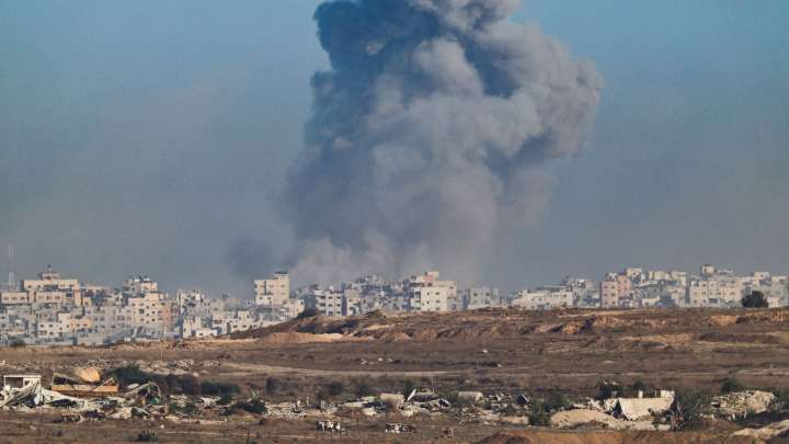 Israel Lanza Intensos Ataques: Ministro de Defensa Dice Que "Gaza Arde"