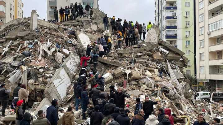 Terremoto de magnitud 6.0 en Afganistán deja más de 600 muertos