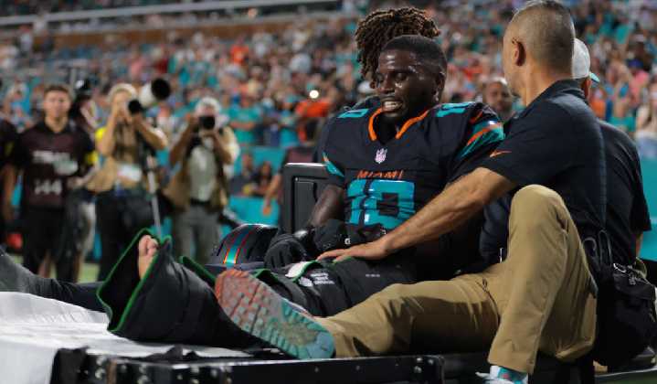 ¡Para no ver más de una vez! Tyreek Hill sufrió horrible lesión con Miami Dolphins