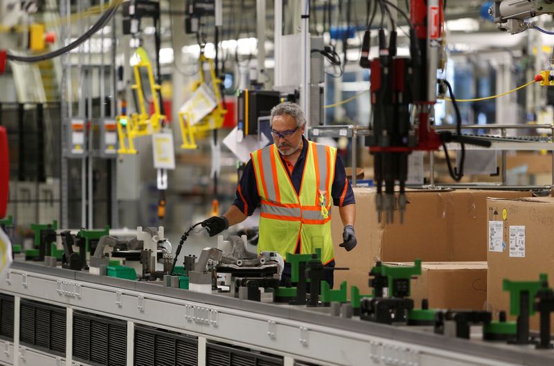 Volvo Cars to produce new US model amid tariff pressure