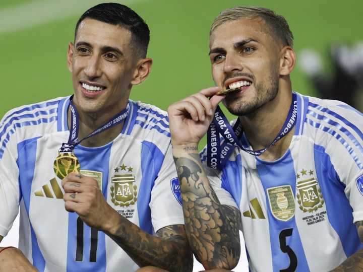 Di María vs Paredes: tuvieron que pasar 28 años para que dos campeones del mundo con Argentina vuelvan a chocar en el torneo local