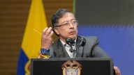 Gustavo Petro reaccionó a ola de criticas que ha recibido: “No veo porqué sea pecado el abrazo o el beso”