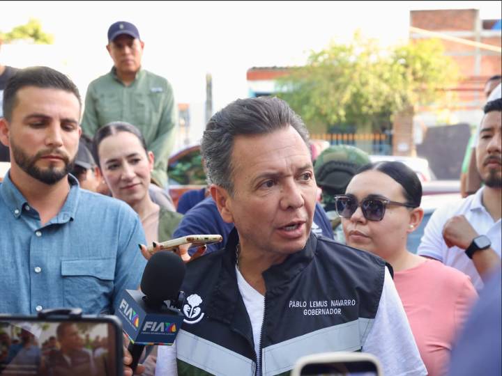 Gobernador Lemus supervisa apoyos tras inundaciones en Puerto Vallarta