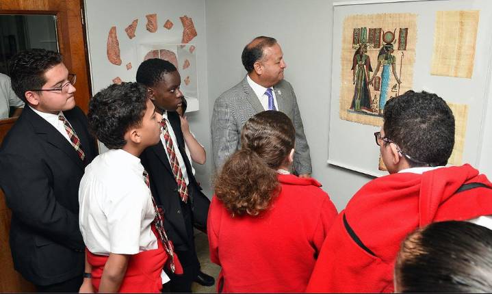 Caguas celebra exposición titulada “La evolución del soporte de la escritura”