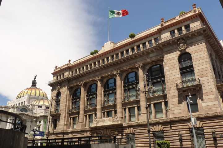 Banco de México recorta 25 puntos base la tasa de interés, hasta el 7.5 %