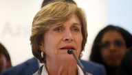 Evelyn Matthei denuncia millonaria deuda en salud y emplaza al Gobierno a entregar la "información mínima"