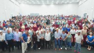 Alfonso Durazo entrega apoyo a pensionados de Hermosillo