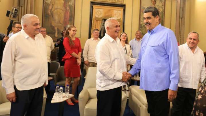 Pdte. Maduro recibe a delegación del Partido Comunista de Cuba