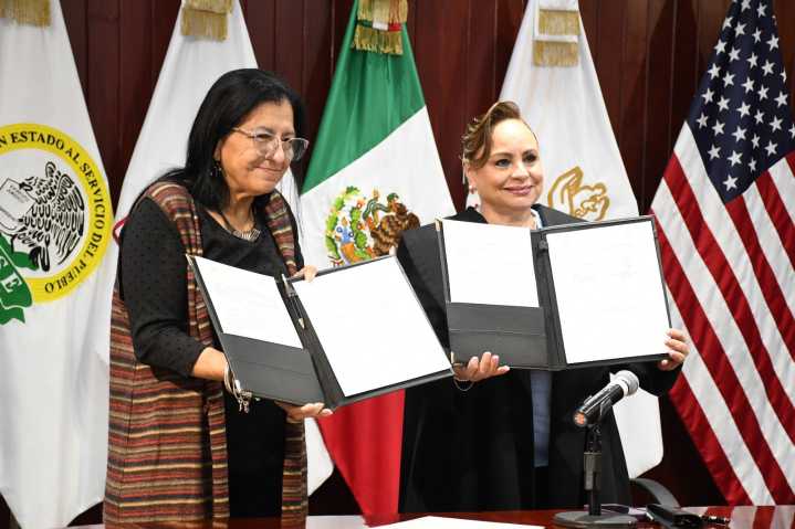 El SNTISSSTE y la CDHCM firman convenio en materia de trato digno