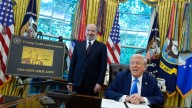 Qué saber sobre los planes de Trump de imponer un precio de 100.000 dólares a las visas H