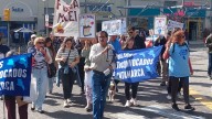 Jubilados marchan nuevamente por las calles catamarqueñas y solicitan un subsidio a Jalil