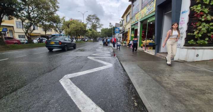 Residentes de la carrera 23 critican reubicación de paradero que afecta su acceso