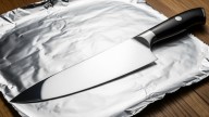 No es solo para cocinar: cómo usar el papel aluminio para afilar tus cuchillos en 5 minutos