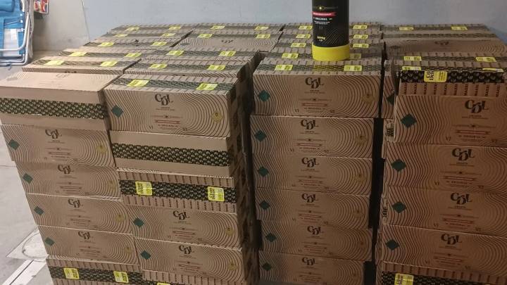 Detenido con 138 bombonas de 'gas de la risa' en una nave industrial de Sevilla