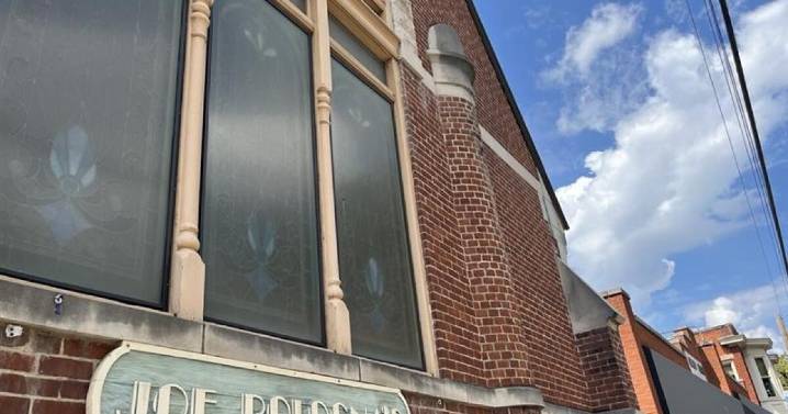 Lexington restaurant continues 53-year tradition under new ownership