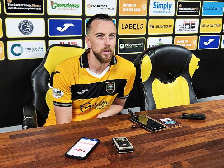 Ice cool Jones breaks battling Livingston