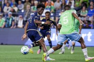 Deadspin | Sounders secure playoff spot in draw vs. Whitecaps