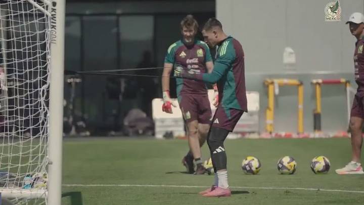 Mexican National Team burglarized before playing at Oakland Coliseum
