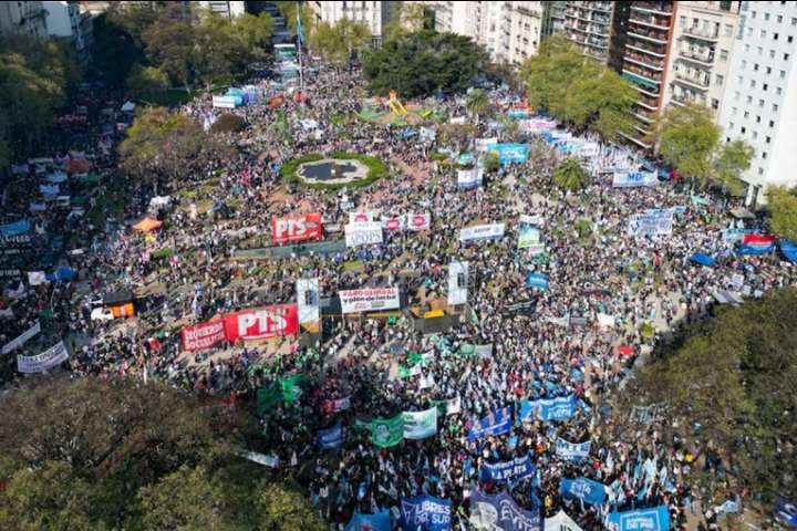 Se realizó la Marcha Federal Universitaria en Buenos Aires contra el veto presidencial