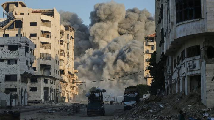 Netanyahu says Israel working on ceasefire plan on eve of Trump meeting. Gaza death toll tops 66,000