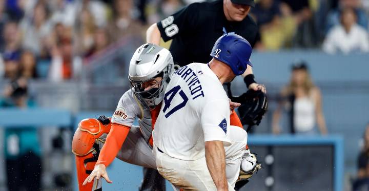 Giants get 1-hit in 2-1 loss to Dodgers