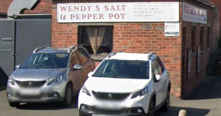 Family-run 'cosy' cafe that serves roast dinners and breakfasts asks for 'support'