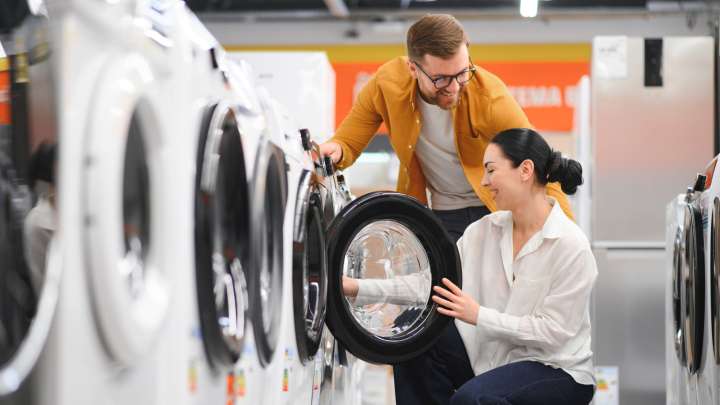 The Top 3 Best Washing Machines Under $500, According To Reviews