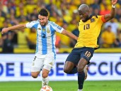 Sin Messi y con un jugador menos, Argentina cede ante Ecuador
