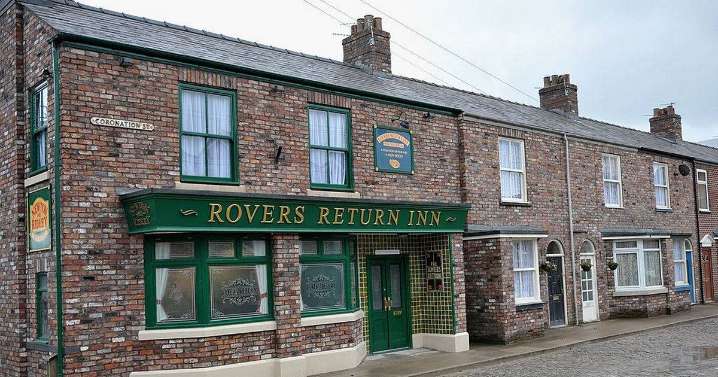 Coronation Street icon's future in turmoil after being rushed into surgery