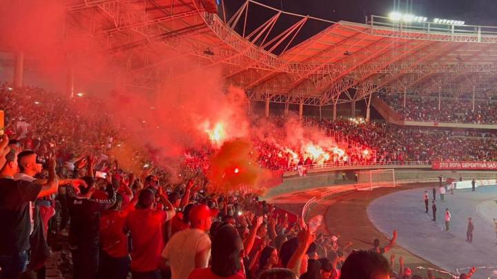 “El club no es de ustedes. Es del pueblo”: la barra de América de Cali amenazó a directivos y jugadores por la crisis del club