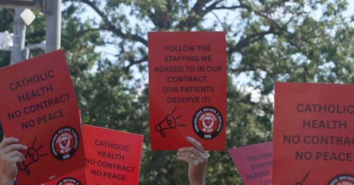 Healthcare workers vote by more than 90% to authorize a strike