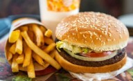 Holding gastronómico se va del país y puso en venta una famosa cadena de hamburgueserías
