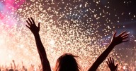 Un siglo de historia cervecera se celebra con música internacional